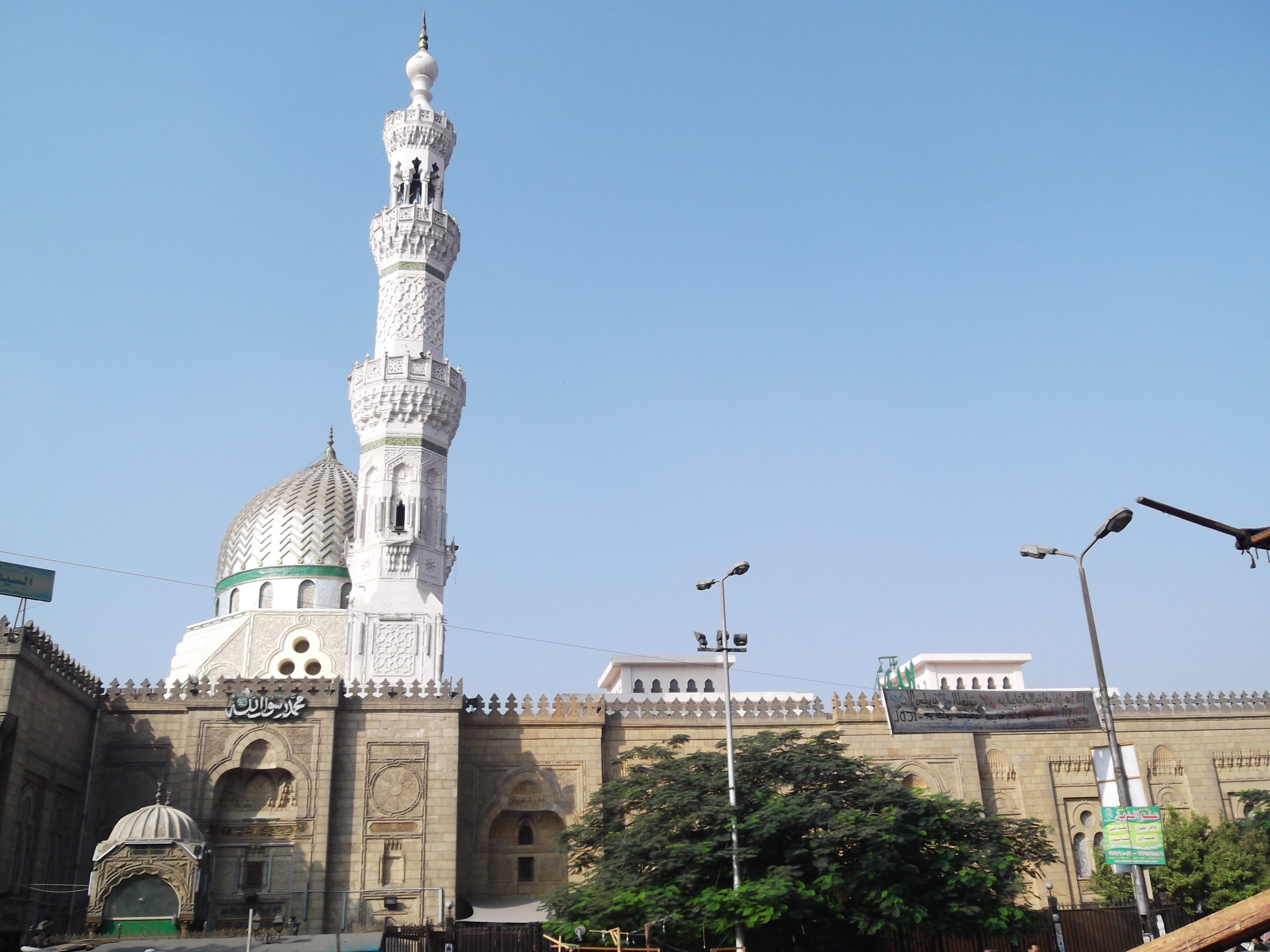 صلاة الجمعة القادمة في مسجد السيدة زينب.. وبحضور ٢٠ مصليا