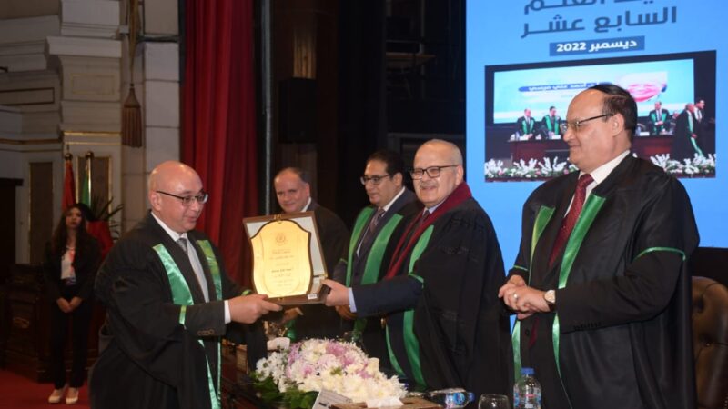 رئيس جامعة القاهرة خلال عيد العلم 17 ..نجحنا في تحقيق نموذج جامعات الجيل الرابع