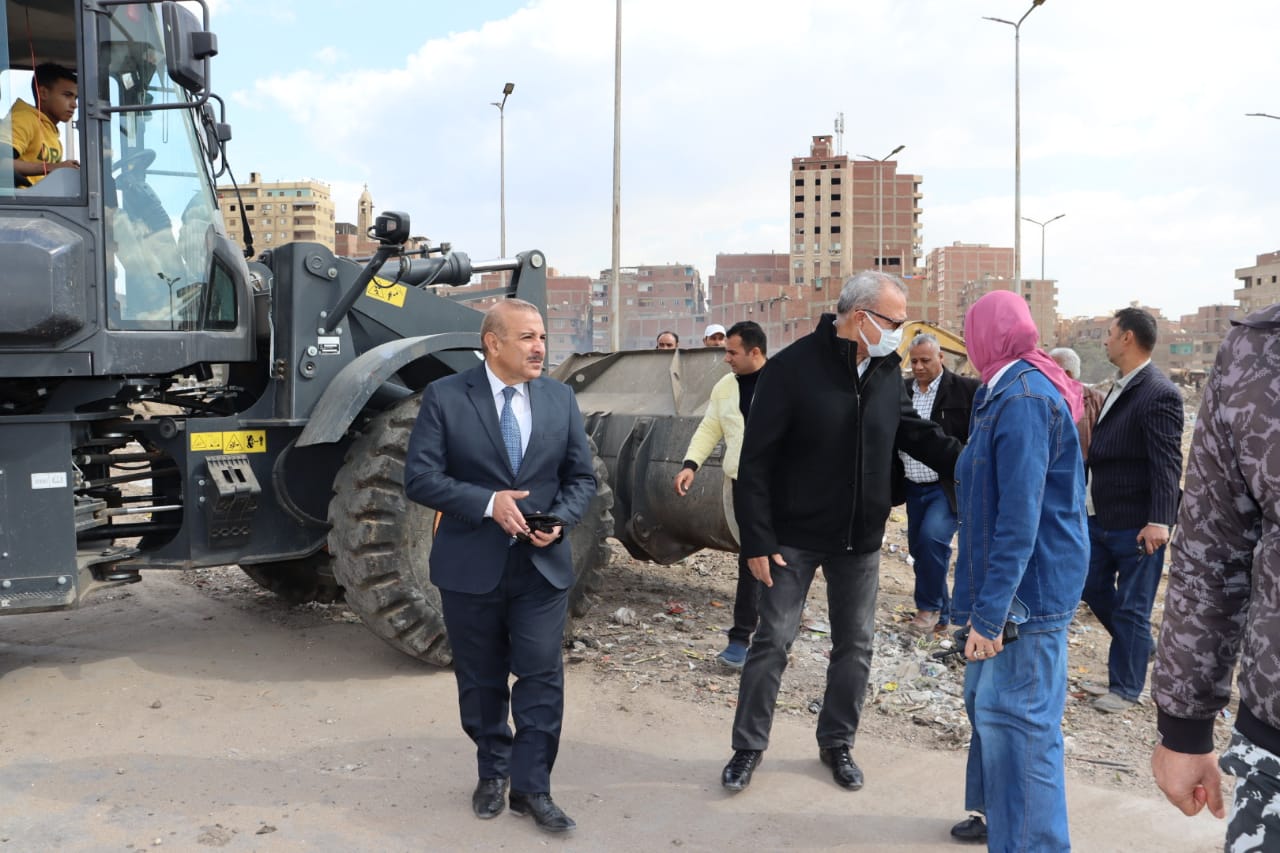 محافظ القليوبية يقوم بجولة تفقدية بأحياء غرب وشرق شبرا الخيمة ومدينة الخصوصط