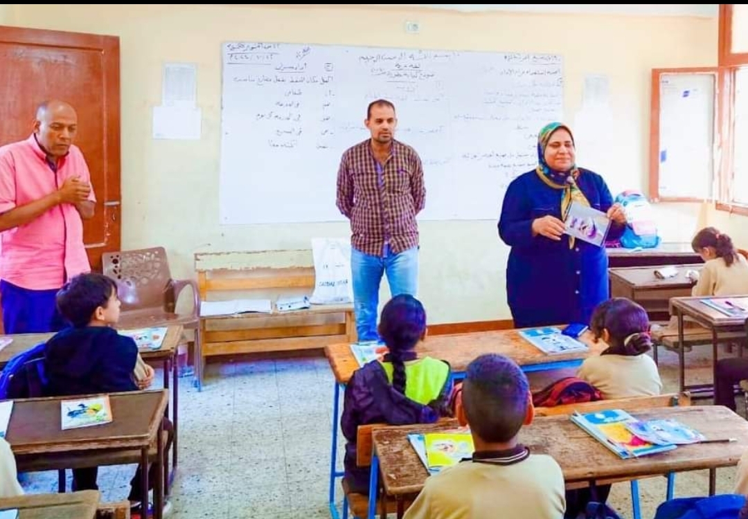 ‘ابتسام ابوزيد ‘وكيل تعليم القناطر الخيريه تتابع مدرسه كفر سليم الابتدائيه المشتركه